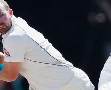 Holland and Handscomb in Test squad for South Africa